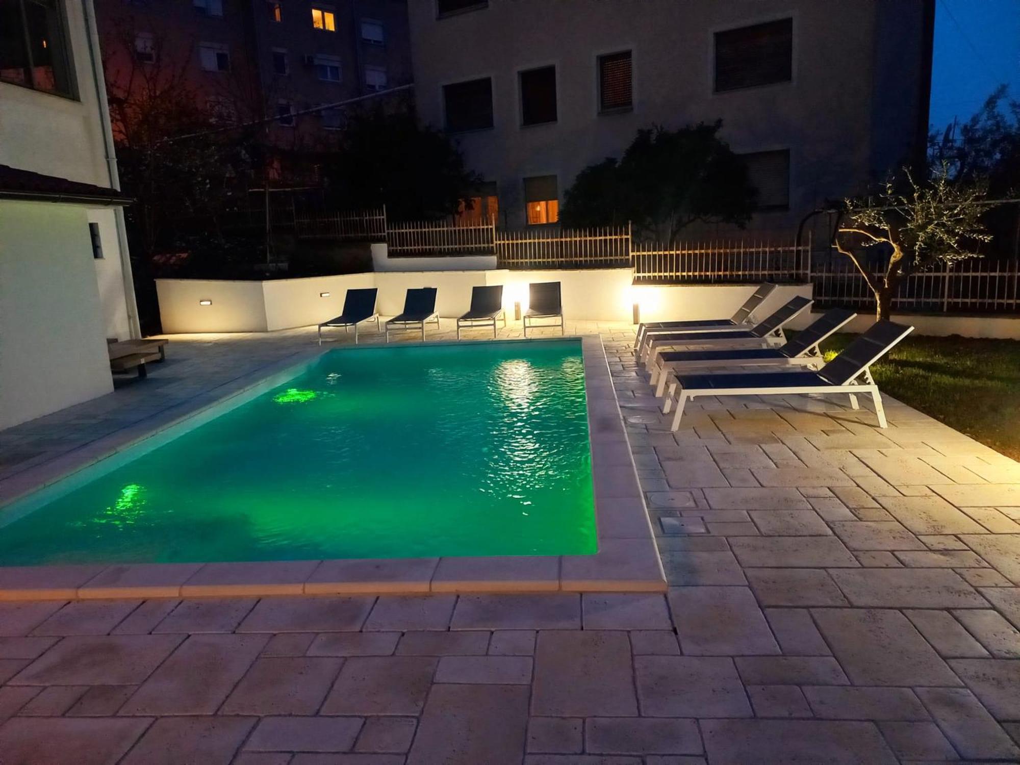 Big Swimming Pool Apartment Monvidal Pula Exteriör bild