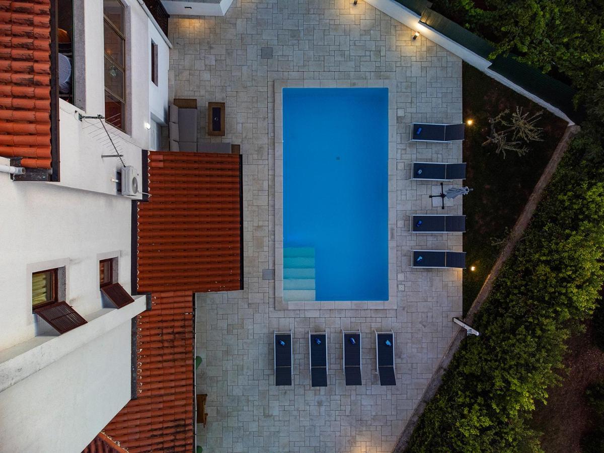 Big Swimming Pool Apartment Monvidal Pula Exteriör bild